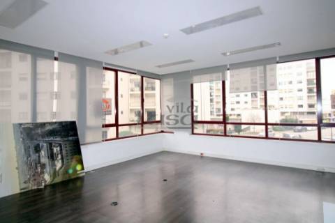 Escritório para Arrendamento | 1.º Piso | Localização Prime  Vila Nova de Gaia