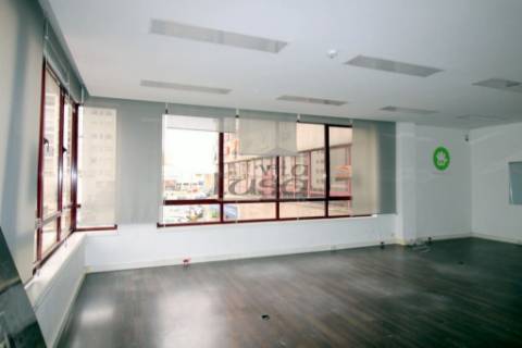 Escritório para Arrendamento | 1.º Piso | Localização Prime  Vila Nova de Gaia