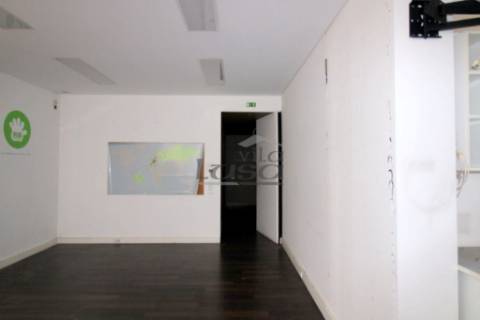 Escritório para Arrendamento | 1.º Piso | Localização Prime  Vila Nova de Gaia