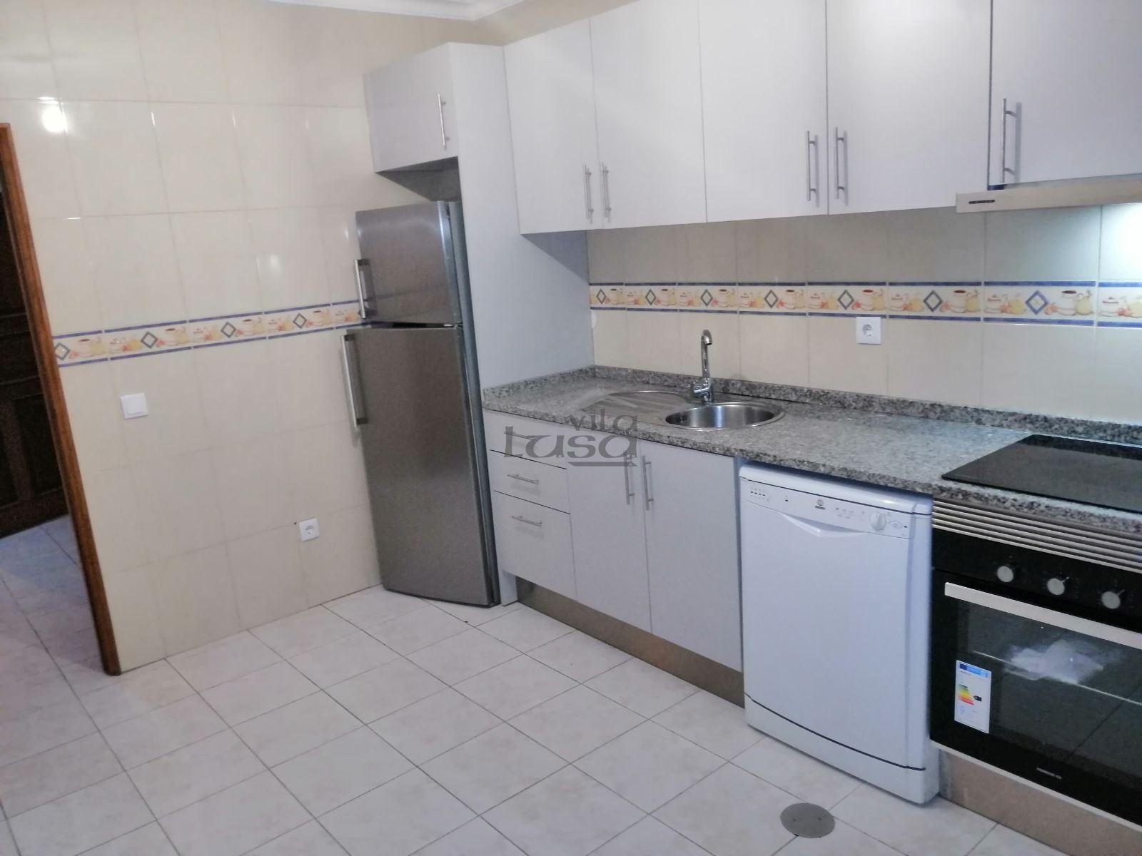 T2 com Terraço junto ao Metro da Campainha em Rio Tinto