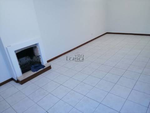 T2 com Terraço junto ao Metro da Campainha em Rio Tinto