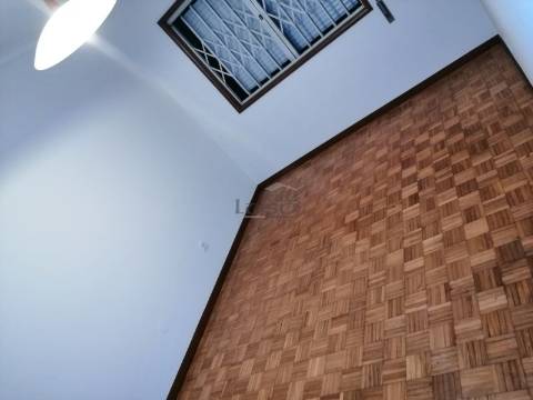 T2 com Terraço junto ao Metro da Campainha em Rio Tinto