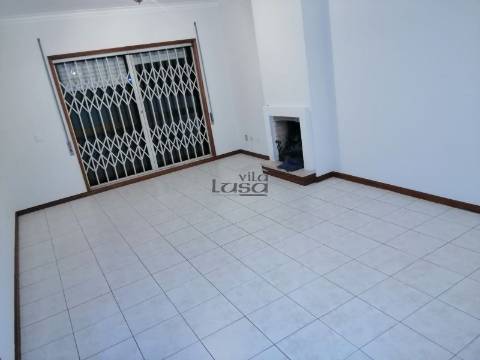 T2 com Terraço junto ao Metro da Campainha em Rio Tinto