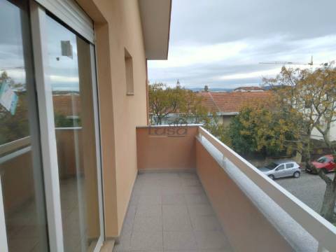 Apartamento T3 em Aguas Santas junto à Picua