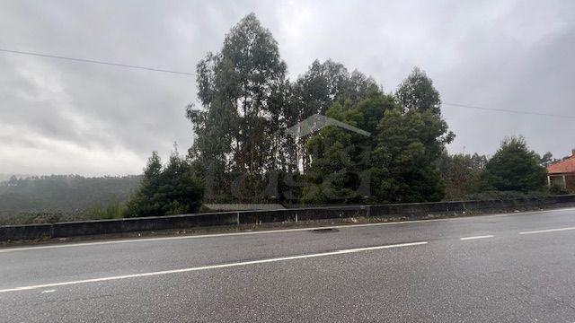 Terreno Rústico em Canedo com 1300m2.