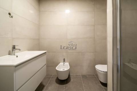 T4 de cobertura com amplo terraço na Avenida da Boavista