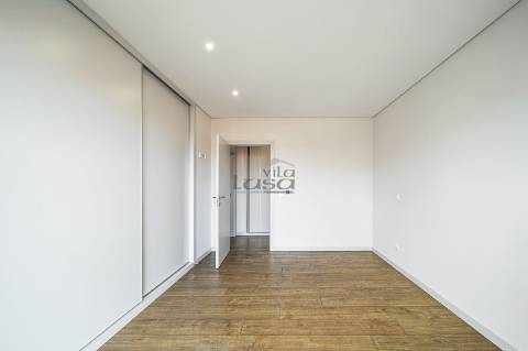 T4 de cobertura com amplo terraço na Avenida da Boavista