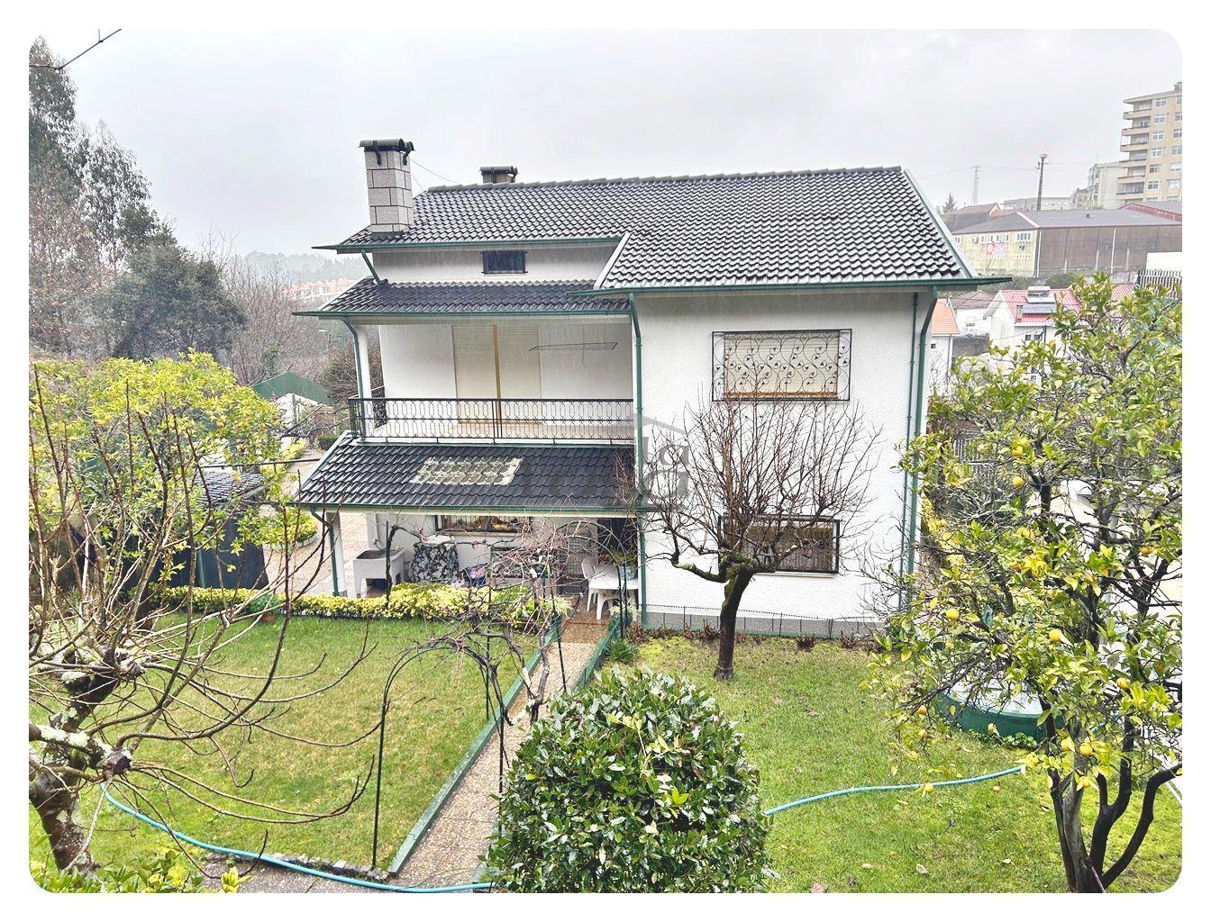 Moradia T6 Valbom Gondomar próximo ao Freixo