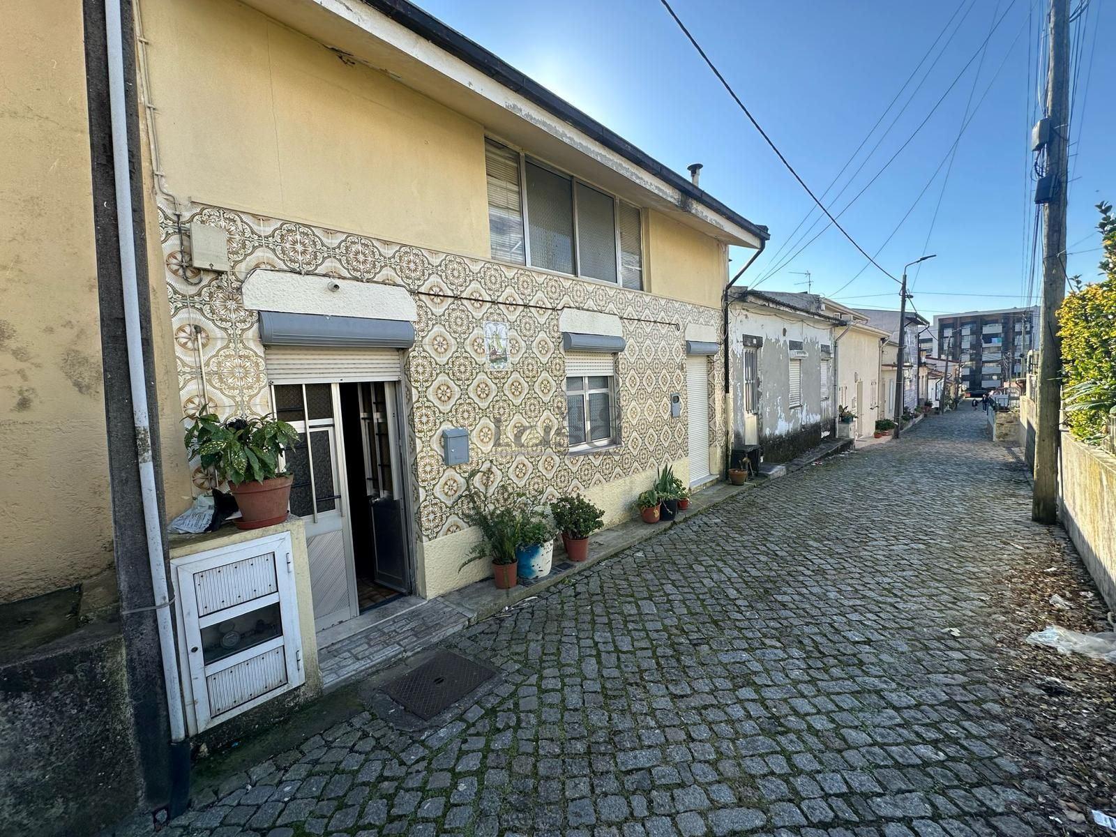 Casa T4 em Oliveira do Douro V.N de Gaia.