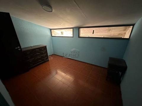 Casa T4 em Oliveira do Douro V.N de Gaia.