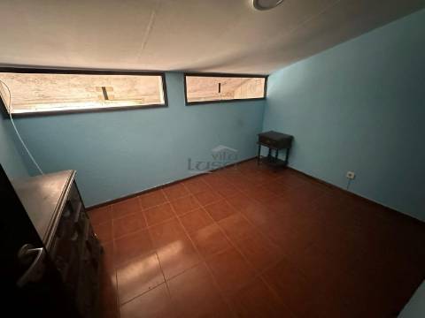 Casa T4 em Oliveira do Douro V.N de Gaia.