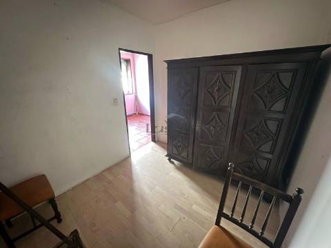 Casa T4 em Oliveira do Douro V.N de Gaia.