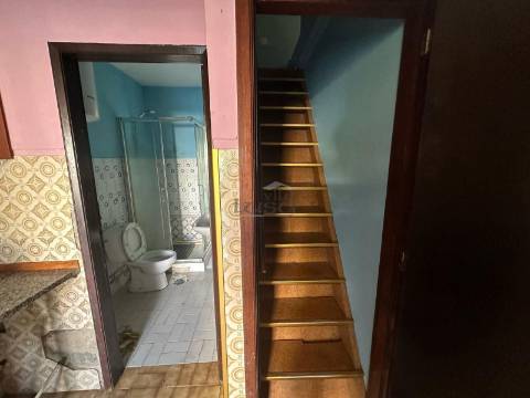 Casa T4 em Oliveira do Douro V.N de Gaia.