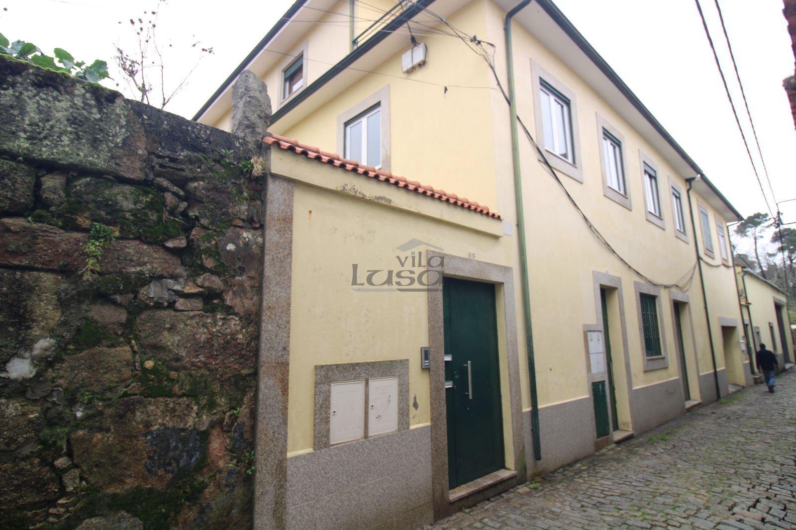 Andar de Moradia T2 com Terreno na Zona Histórica de Vila Nova de Gaia