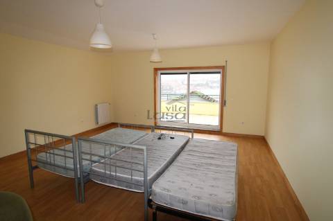 Andar de Moradia T2 com Terreno na Zona Histórica de Vila Nova de Gaia