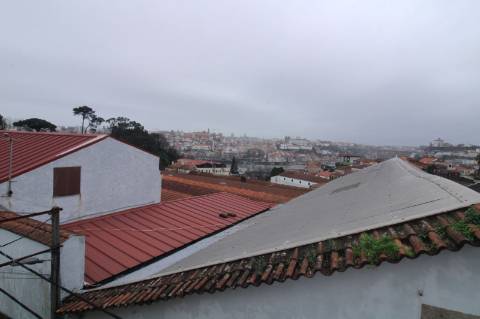 Andar de Moradia T2 com Terreno na Zona Histórica de Vila Nova de Gaia