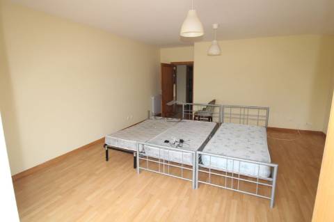 Andar de Moradia T2 com Terreno na Zona Histórica de Vila Nova de Gaia