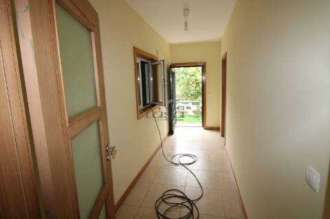 Andar de Moradia T2 com Terreno na Zona Histórica de Vila Nova de Gaia