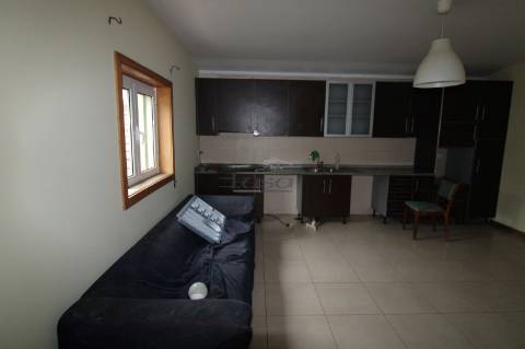 Andar de Moradia T2 com Terreno na Zona Histórica de Vila Nova de Gaia