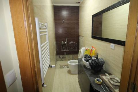  Andar  Moradia T3 com terraço  na Zona Histórica de Vila Nova de Gaia 