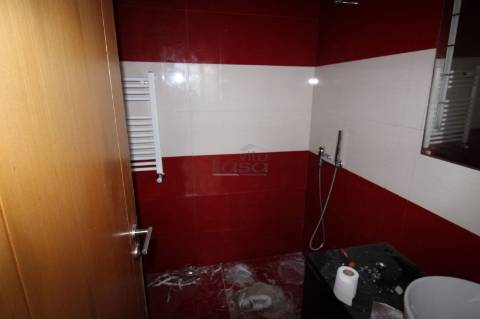  Andar  Moradia T3 com terraço  na Zona Histórica de Vila Nova de Gaia 