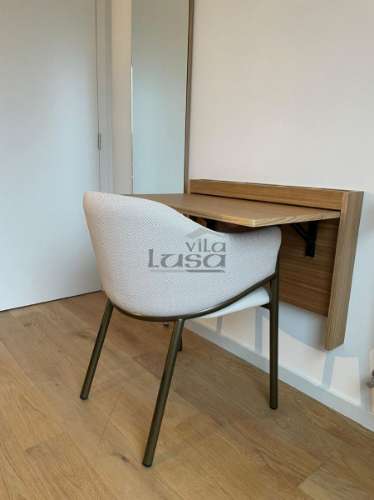 T1 Edifício da Antiga Faculdade de Farmácia (em frente à Igreja de Cedofeita) Porto.