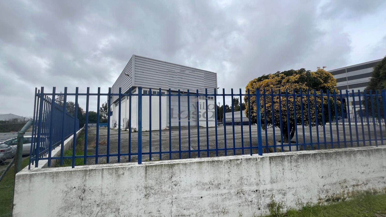 Edifício armazém e escritórios em Avintes V.N. de Gaia.