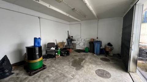 Edifício armazém e escritórios em Avintes V.N. de Gaia.