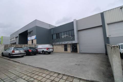 Armazém Industrial para Arrendamento | Zona Industrial de Alfena