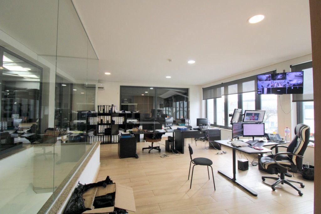 Armazém Industrial para Arrendamento | Zona Industrial de Alfena