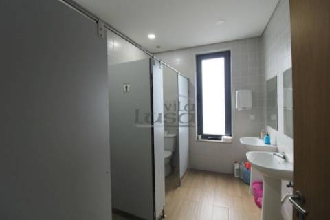 Armazém Industrial para Arrendamento | Zona Industrial de Alfena