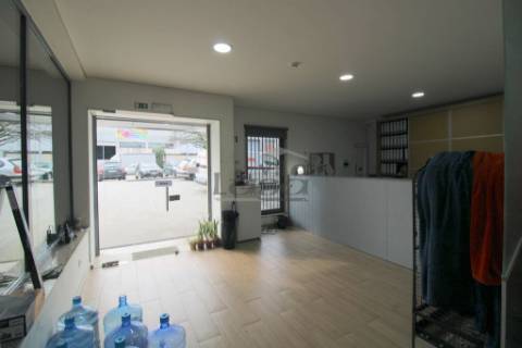 Armazém Industrial para Arrendamento | Zona Industrial de Alfena