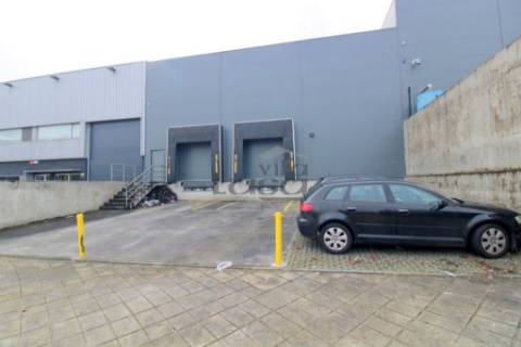 Armazém Industrial para Arrendamento | Zona Industrial de Alfena