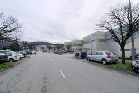Armazém Industrial para Arrendamento | Zona Industrial de Alfena