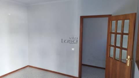 Andar de Moradia T2 com quintal e Garagem Individual para 6 carros em Penafiel