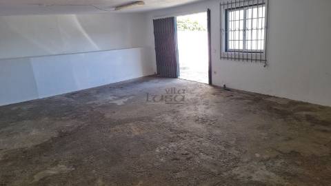 Andar de Moradia T2 com quintal e Garagem Individual para 6 carros em Penafiel