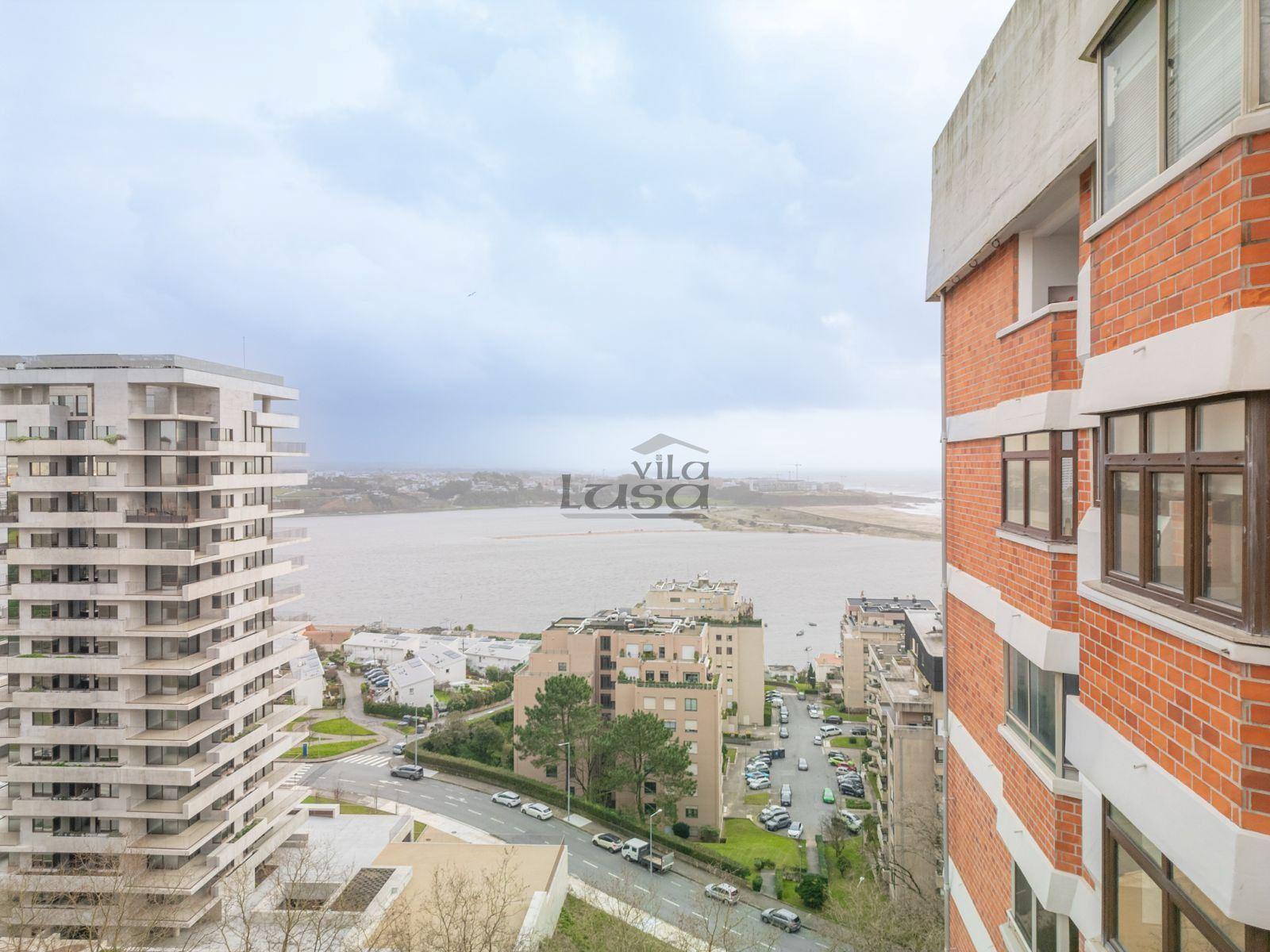 Apartamento T3 c/ vistas deslumbrantes de rio e mar