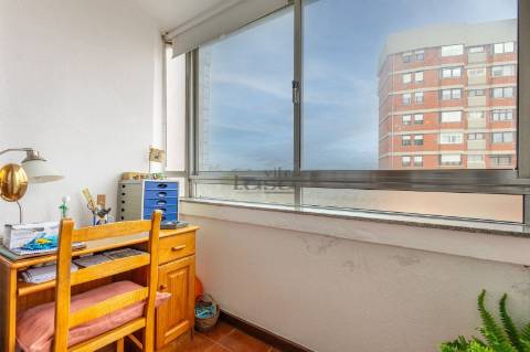 Apartamento T3 c/ vistas deslumbrantes de rio e mar