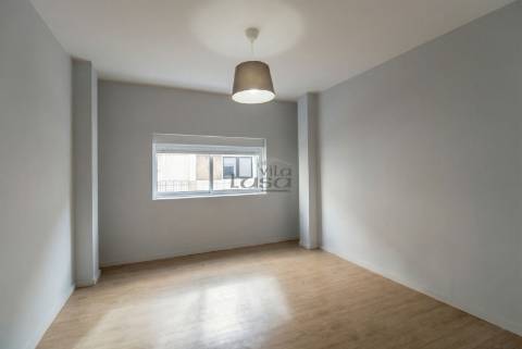 Apartamento T3 | Metro João de Deus / El Corte Inglés | Vila Nova de Gaia
