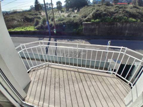Andar de Moradia (1º andar), + área descoberta e 2 gar. individuais em São Cosme, Gondomar