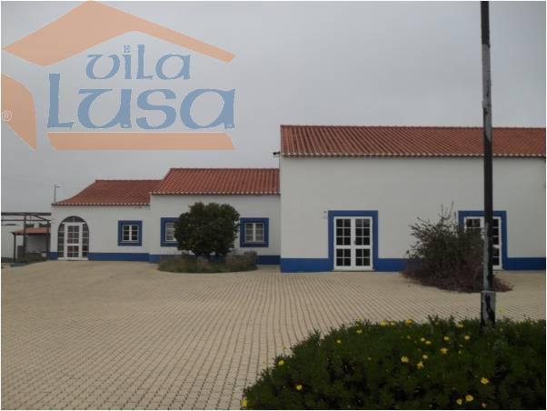 Herdade no Alentejo "Estalagem 4 estrelas com 38 quartos"