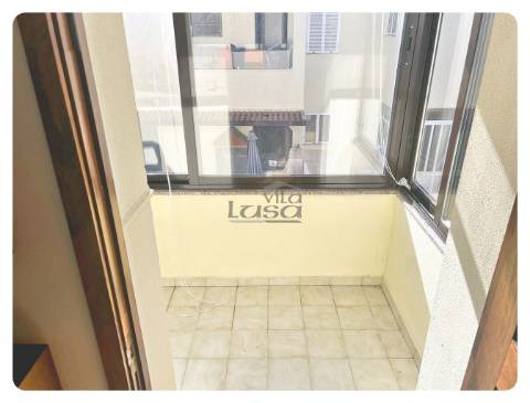 Moradia com mobília Rua Bernardino Oliveira Pinto 