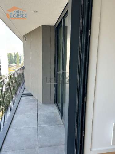 T1 (novo) com varanda e Lugar de Garagem 