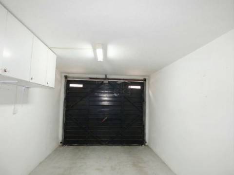 T2 com varanda, garagem box e excelente localização em Mafamude  Vila Nova de Gaia