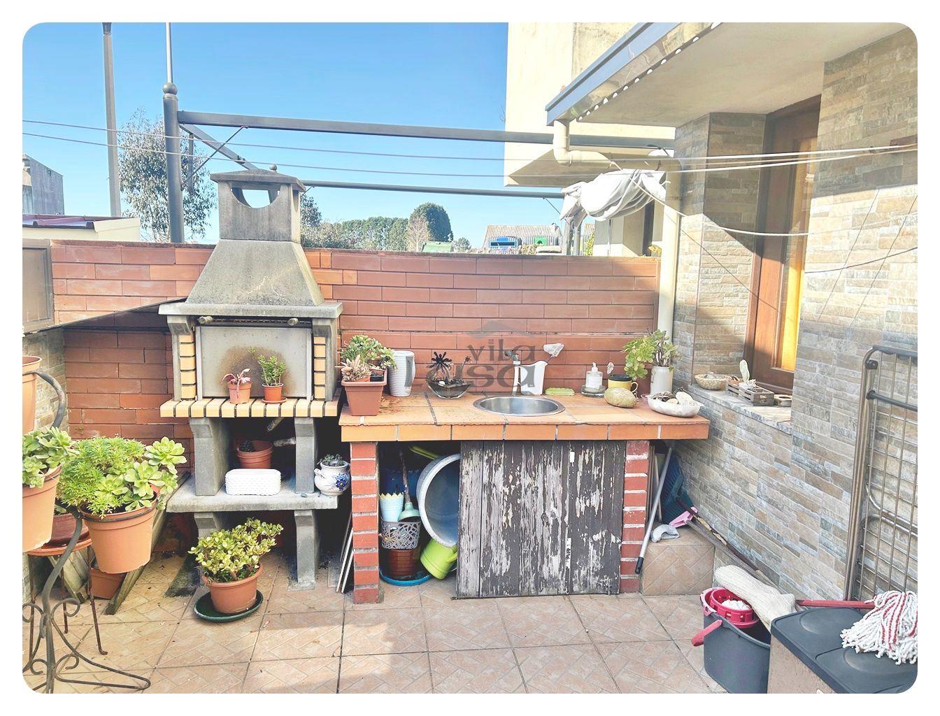 Moradia com mobília Rua Bernardino Oliveira Pinto 