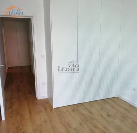 Arrenda-se T2 no Polo Universitário do Porto (entre o Amial e o IPO)