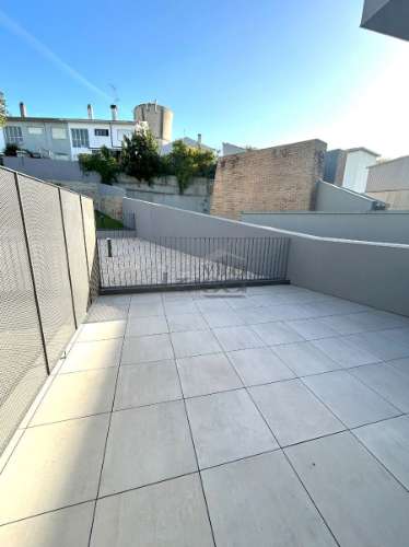 Arrenda-se T2 no Polo Universitário do Porto (entre o Amial e o IPO)