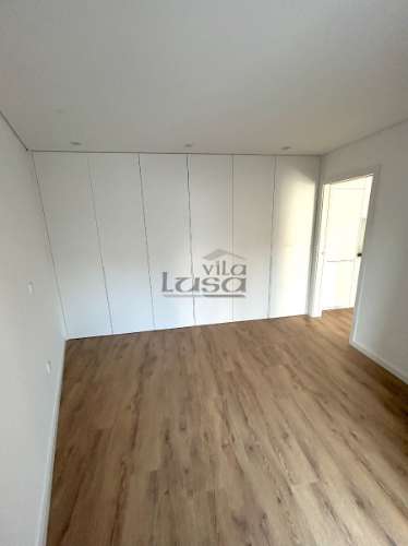 Arrenda-se T2 no Polo Universitário do Porto (entre o Amial e o IPO)