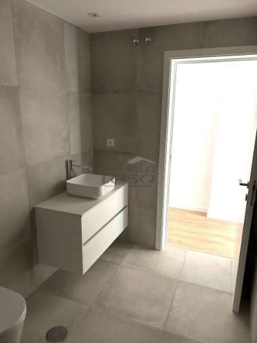 Arrenda-se T2 no Polo Universitário do Porto (entre o Amial e o IPO)