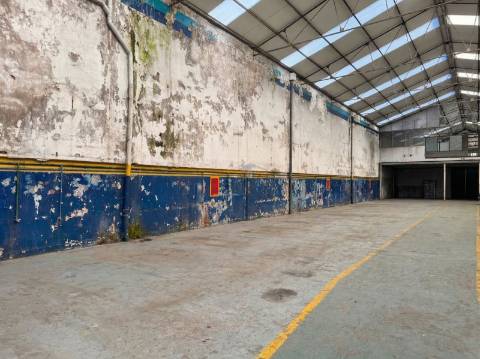 Armazém Industrial no Centro de Vila Nova de Gaia | Devesas